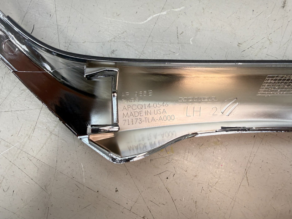 2017-2019 HONDA CR-V LH FRONT GRILLE MOLDING OEM 71173-TLA-A000