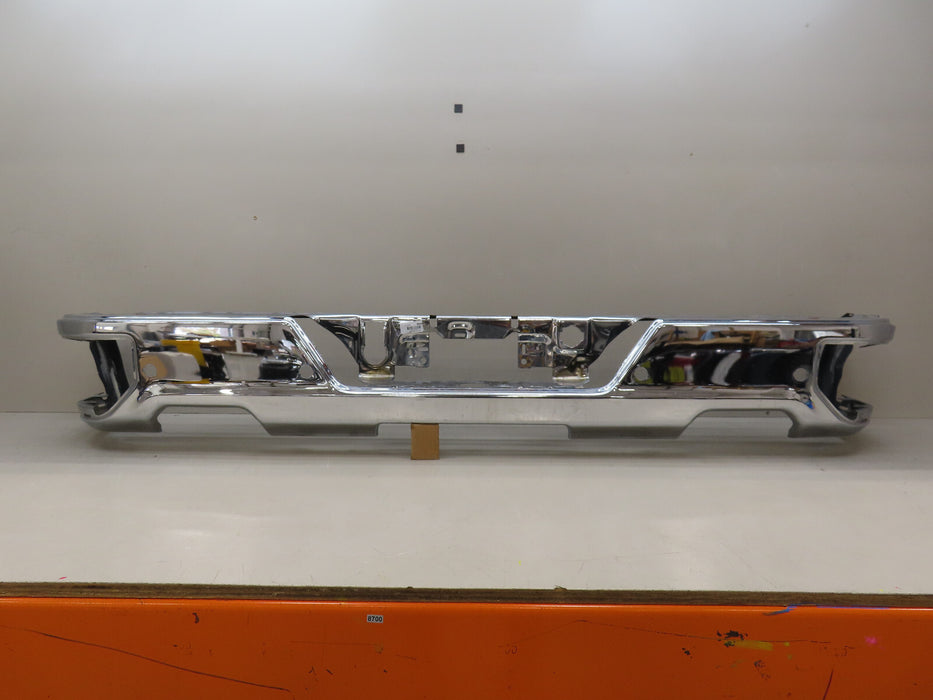 2019-2025 CHEVOLET SILVERADO/ GMC SIERRA 1500 REAR BUMPER METAL OEM