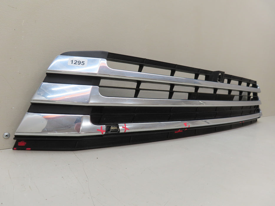 2017-2019 TOYOTA HIGHLANDER FRONT BUMPER RADIATOR GRILLE GRILL OEM