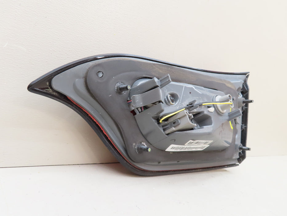 2014-2018 JEEP CHEROKEE REAR LEFT DRIVER INNER TAIL LIGHT OEM 68102920AC
