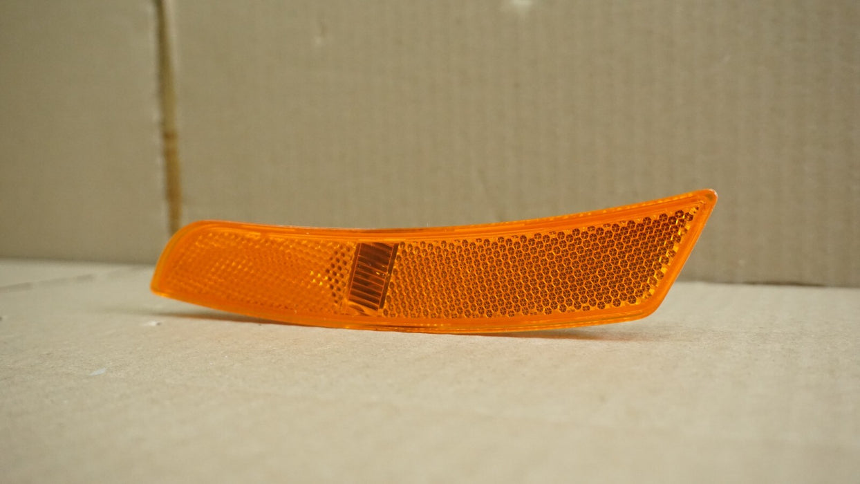 2016-2021 CHEVROLET CAMARO CADILLAC ATS FRONT RIGHT BUMPER MARKER LIGHT LAMP OEM
