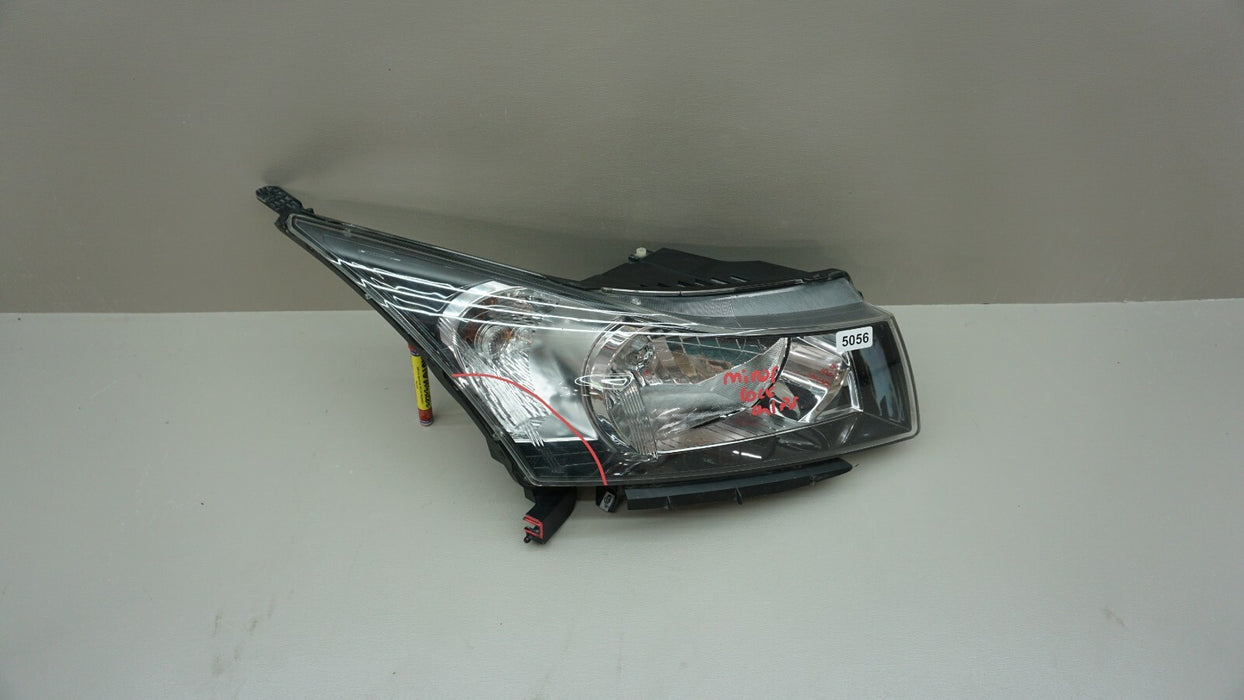 2011-2015 CHEVROLET CRUZE FRONT RIGHT PASSENGER SIDE HEADLIGHT HALOGEN OEM 11 12
