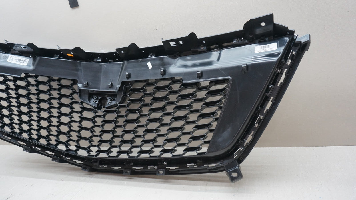 2020-2025 CADILLAC XT5 FRONT UPPER GRILLE W CAMERA HOLE OEM 84226179