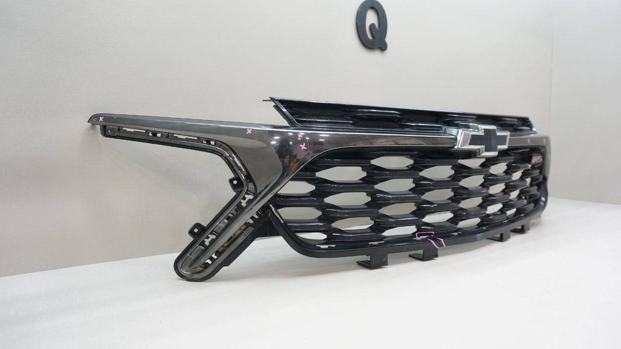 2024-2025 CHEVROLET TRAX RS FRONT BUMPER RADIATOR GRILLE OEM 42769274