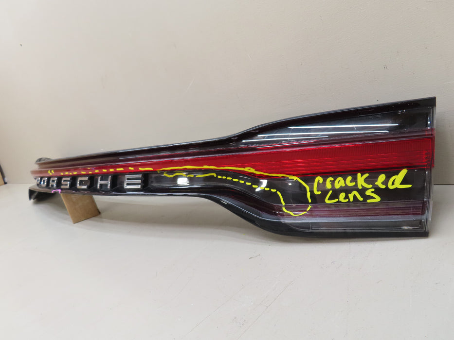 2019-2022 PORSCHE MACAN REAR CENTER TAIL LIGHT LED OEM 95B.945.208.L