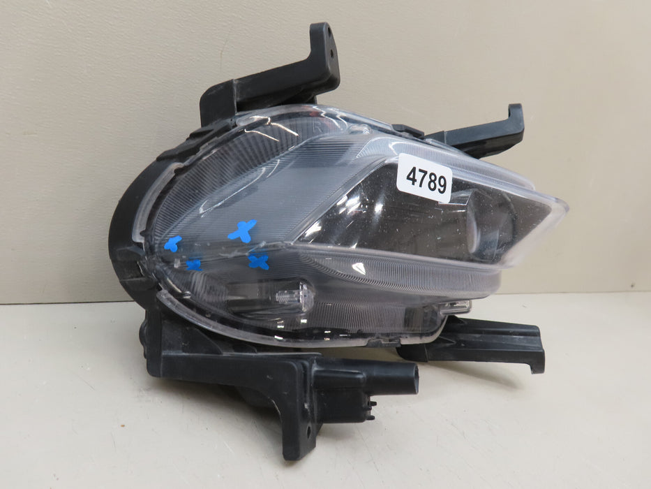 2019 2020 HYUNDAI SANTA FE FRONT RIGHT PASSENGER SIDE FOG LIGHT OEM 92202-S1100
