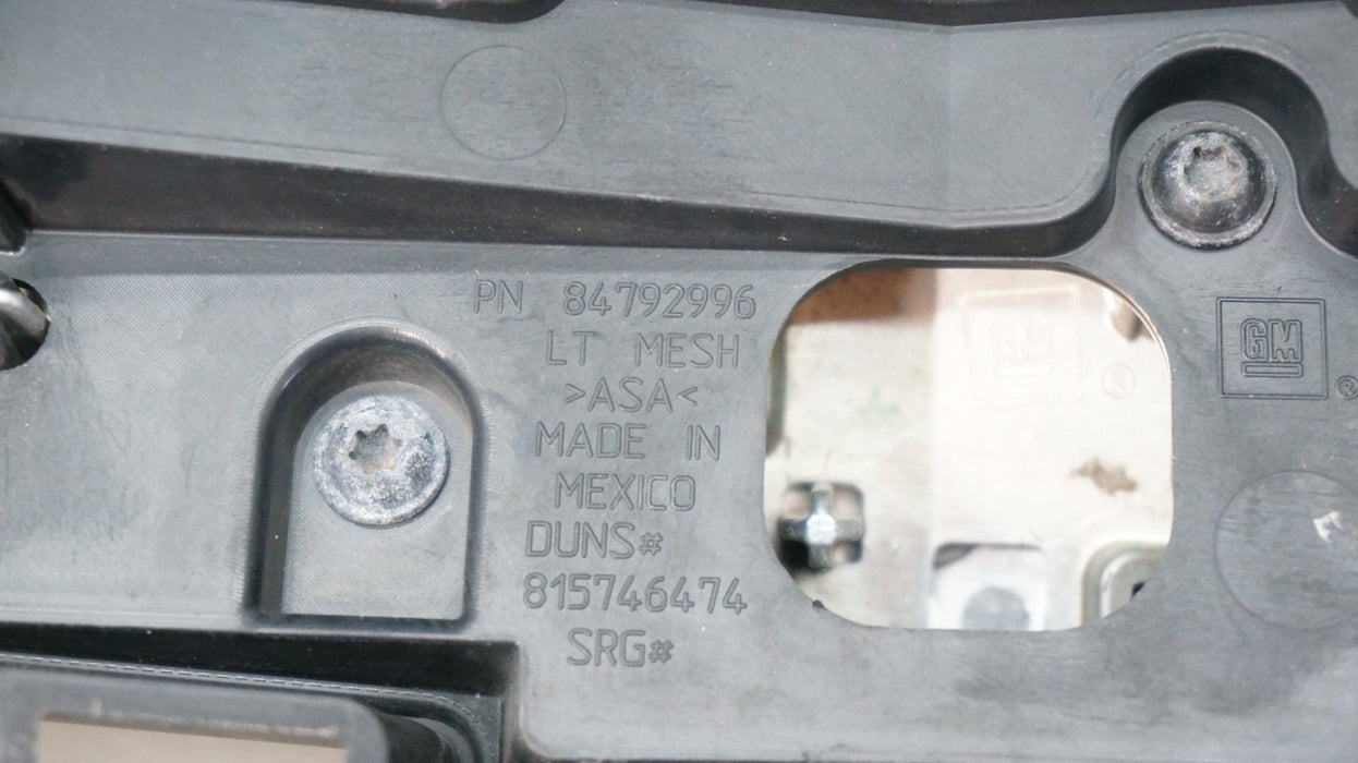 2022-2023 CHEVROLET EQUINOX FRONT BUMPER RADIATOR GRILLE OEM 84792996