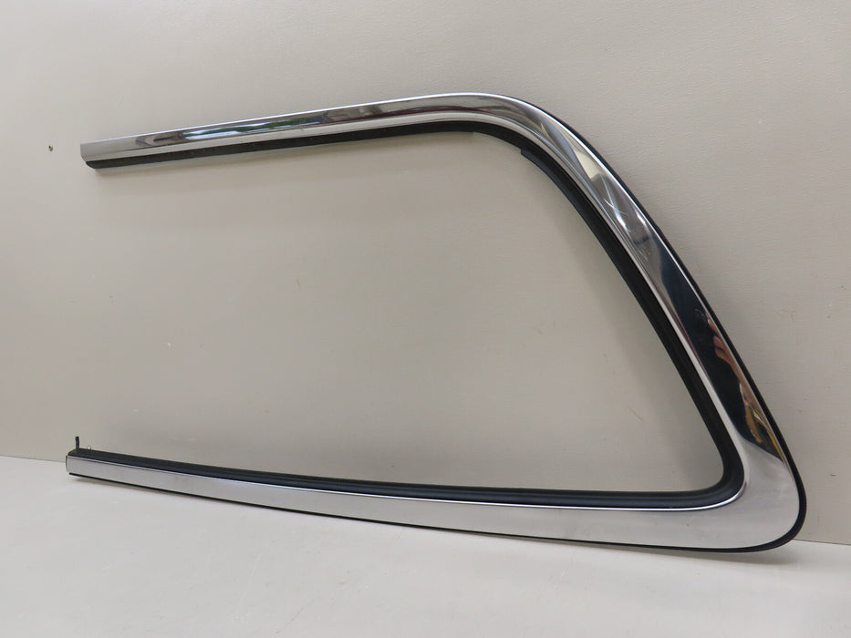 2020-2025 CHRYSLER PACIFICA, VOYAGER REAR RIGHT PASSENGER SIDE QUARTER TRIM OEM