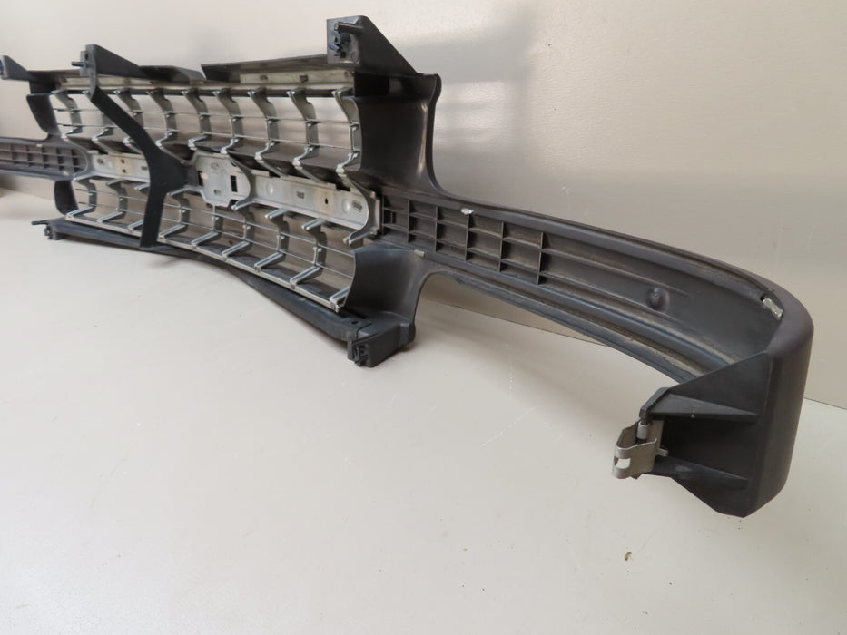2000-2006 CHEVROLET Suburban Tahoe FRONT GRILL GRILLE OEM
