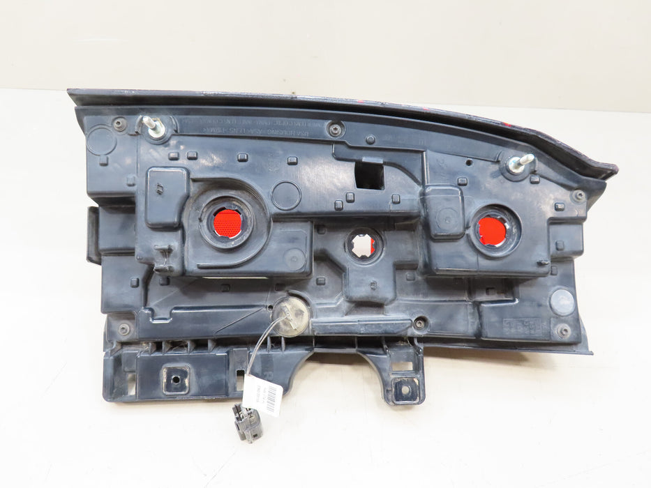 2015-2020 CHEVROLET SUBURBAN TAHOE RIGHT REAR PASSENGER TAIL LIGHT OEM