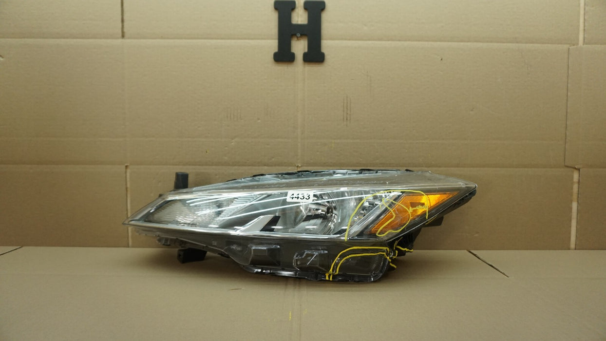 2021-2022 NISSAN KICKS FRONT LEFT DRIVER SIDE HEADLIGHT HALOGEN OEM 21 22