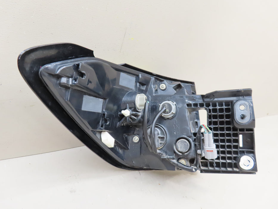 2020-2024 SUBARU OUTBACK REAR RIGHT PASSENGER OUTER SIDE TAIL LIGHT OEM