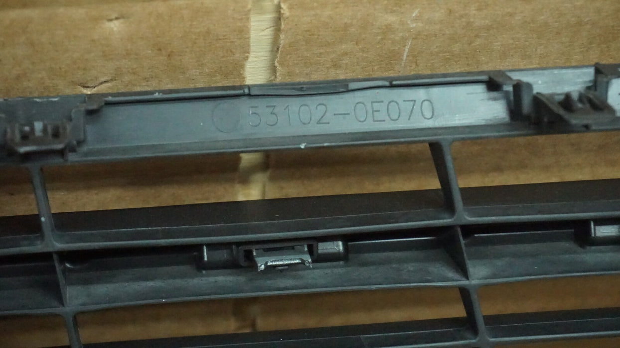 2017-2019 TOYOTA HIGHLANDER FRONT BUMPER LOWER GRILLE GRILL 53102-0E070 OEM