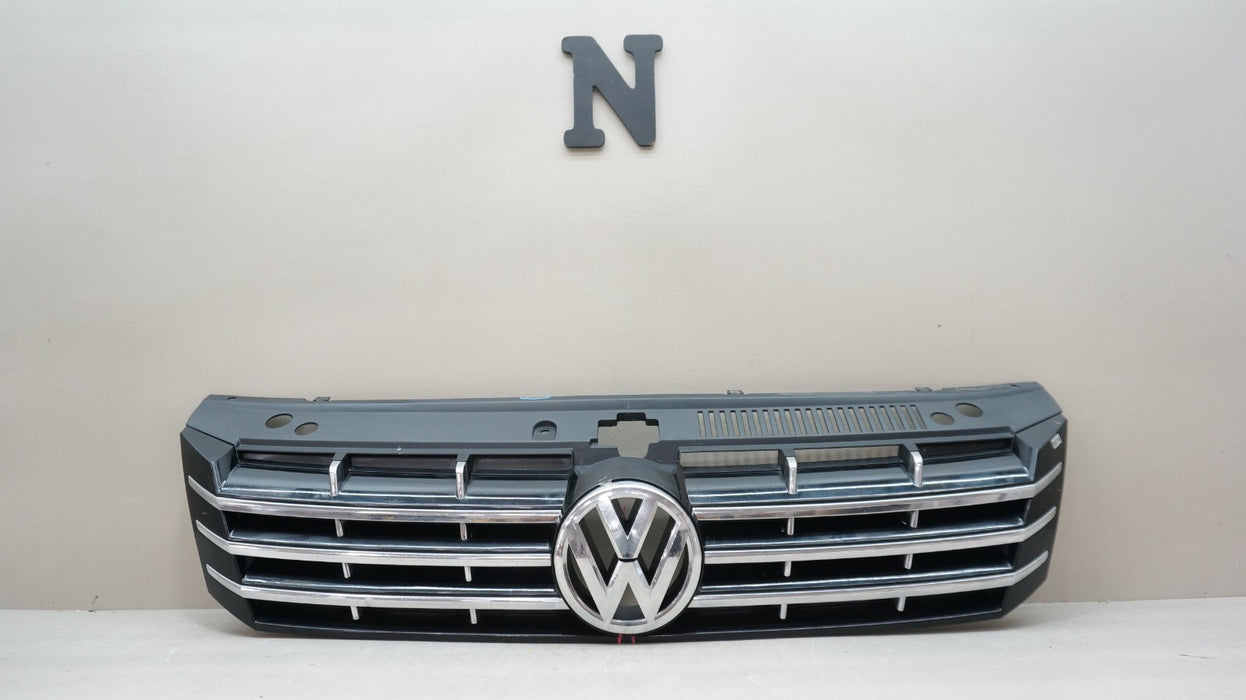 2016-2018 VOLKSWAGEN PASSAT FRONT UPPER BUMPER RADIATOR GRILLE OEM 561853653