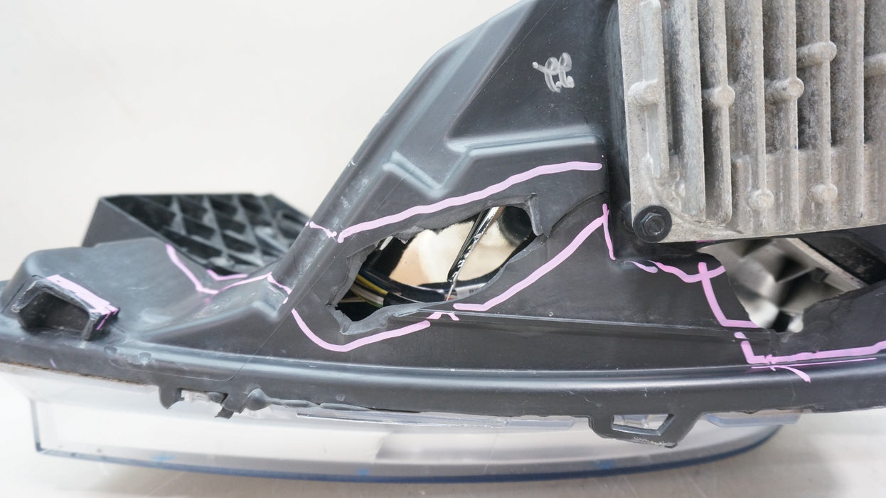 2016-2019 NISSAN TITAN FRONT RIGHT SIDE HID LED HEADLIGHT OEM 26010EZ22B