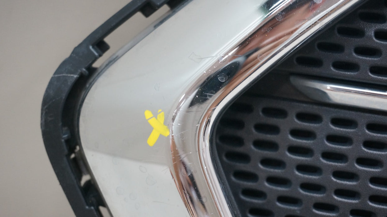 2018-2020 CHEVROLET TRAVERSE FRONT UPPER RADIATOR GRILLE GRILL OEM 23376131