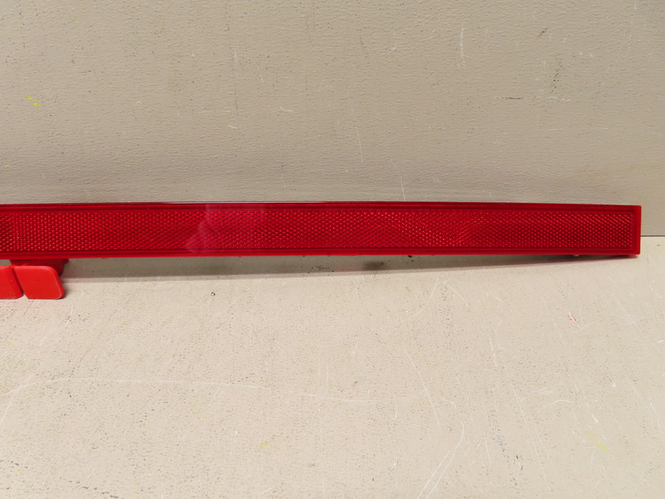 2021 2022 HYUNDAI SANTA FE REAR REFLECTOR CENTER OEM 92409-S1500...