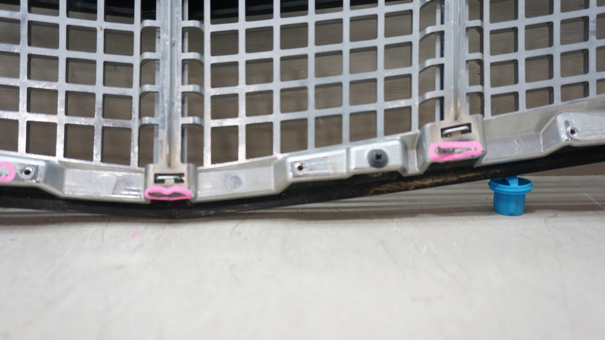 2012-2014 CADILLAC ESCALADE ESV FRONT BUMPER RADIATOR GRILLE OEM