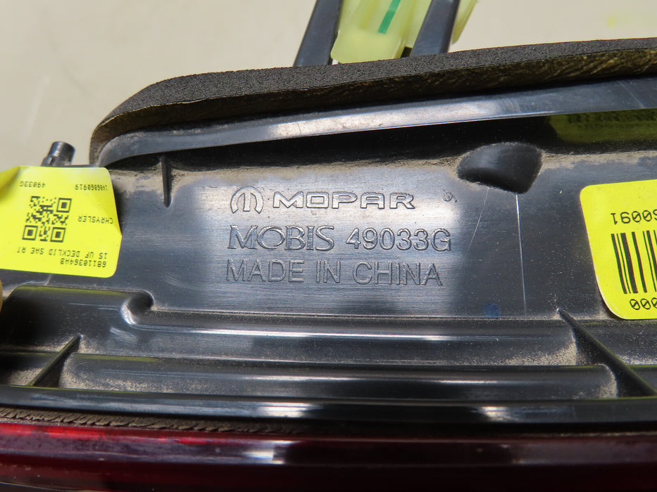 2015 2016 2017 CHRYSLER 200 REAR RIGHT PASSENGER INNER TAIL LIGHT OEM