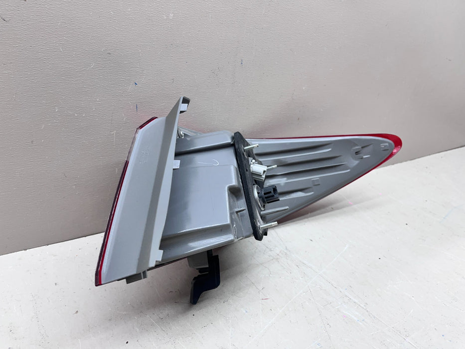 2015-2017 TOYOTA CAMRY RH PASSENGER RIGHT OUTER TAILLIGHT 945 234 OEM