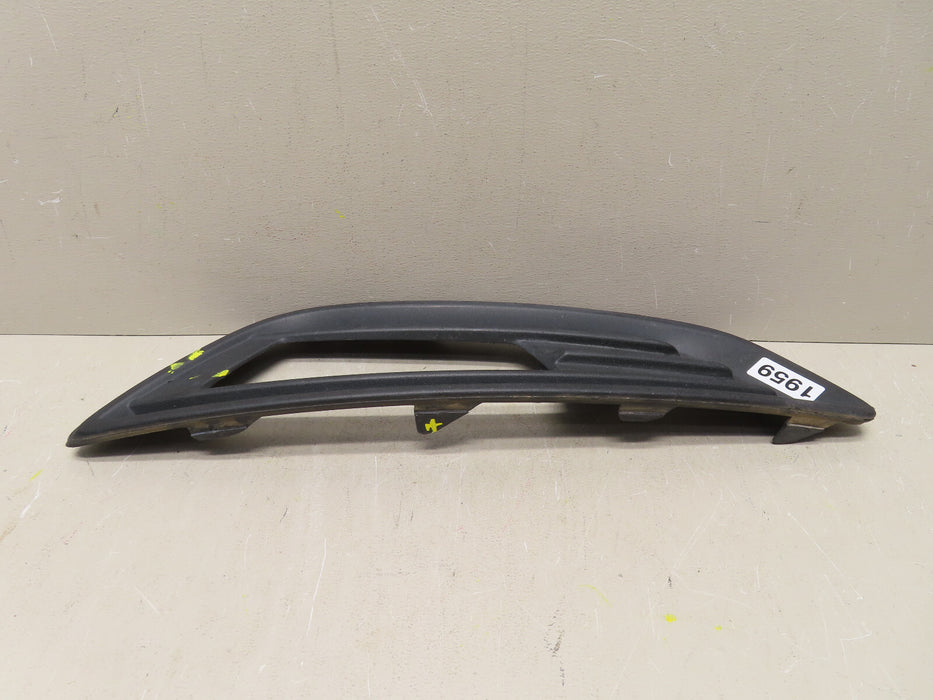 2014-2018 FORD FOCUS  MK3 FRONT LEFT DRIVER SIDE FOG LIGHT BEZEL OEM