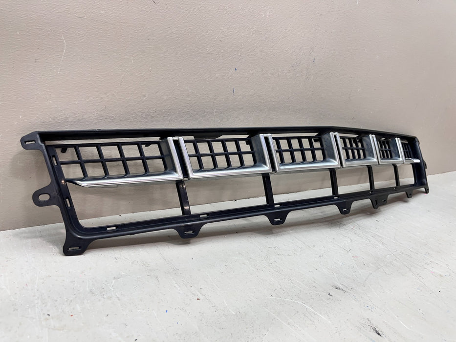 2013-2016 CADILLAC SRX FRONT LOWER CENTER CHROME GRILLE OEM