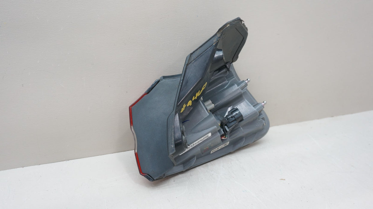 2014-2018 JEEP CHEROKEE REAR LEFT DRIVERS SIDE TAIL LIGHT OEM