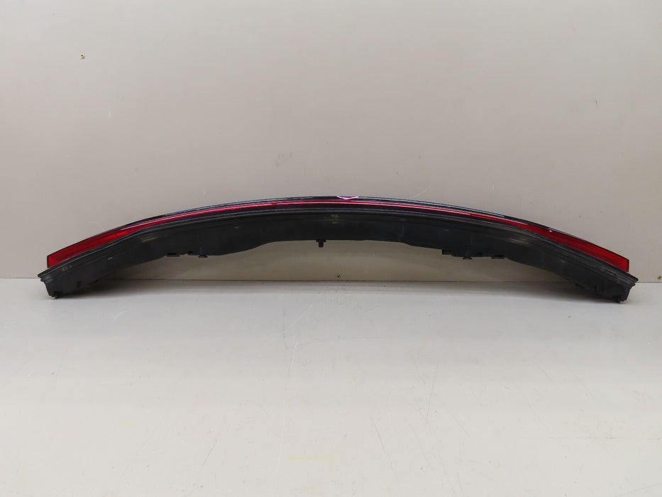 2019-2022 PORSCHE MACAN REAR CENTER TAIL LIGHT LED OEM 95B.945.208.L