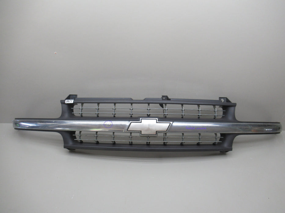 2000-2006 Chevrolet Tahoe Suburban Front Chrome Grille OEM