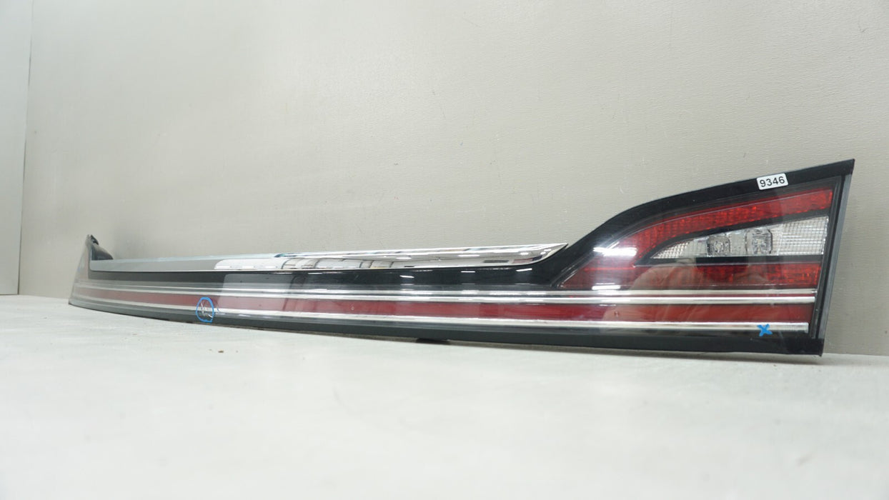 2019-2023 LINCOLN NAUTILIUS REAR CENTER TAIL LIGHT LAMP OEM KA1B13A565A