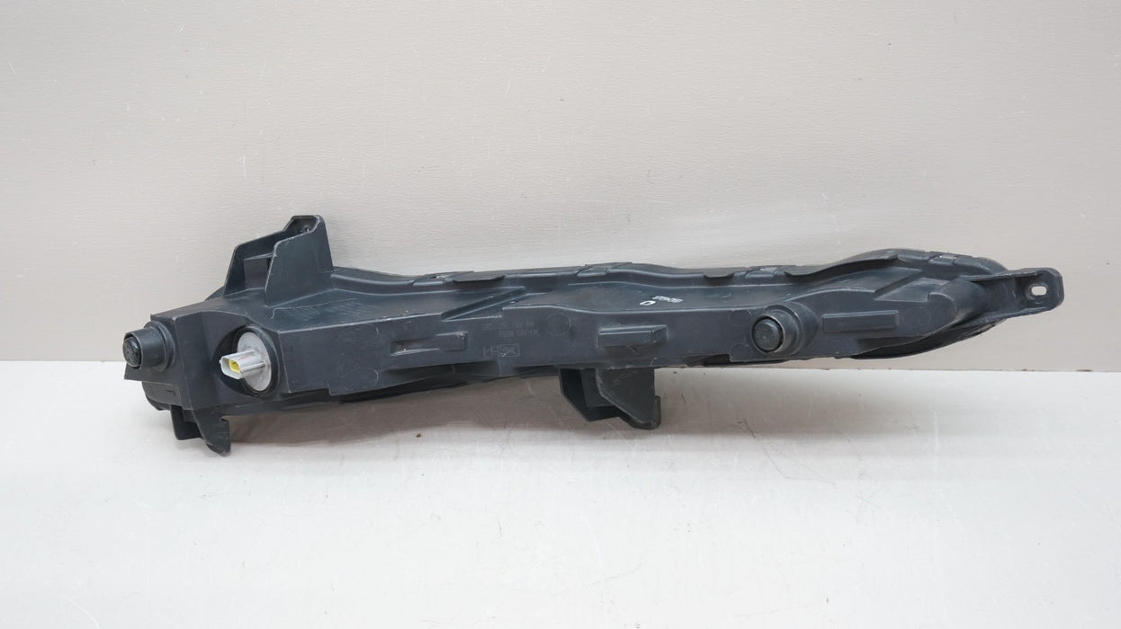2015-2017 HYUNDAI SONATA FRONT LEFT DRIVER SIDE FOG LIGHT OEM 92207-C10