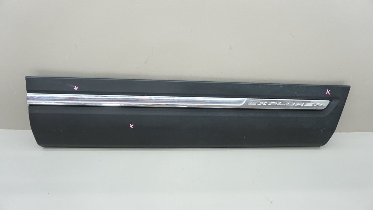 2017-2019 FORD EXPLORER FRONT RIGHT SIDE DOOR LOWER TRIM MOLDING OEM HB537820848