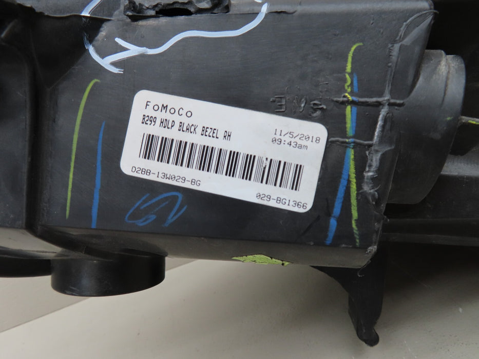 2014-2018 FORD FIESTA FRONT PASSENGER SIDE LIGHT HEADLIGHT LAMP ASSEMBLY OEM