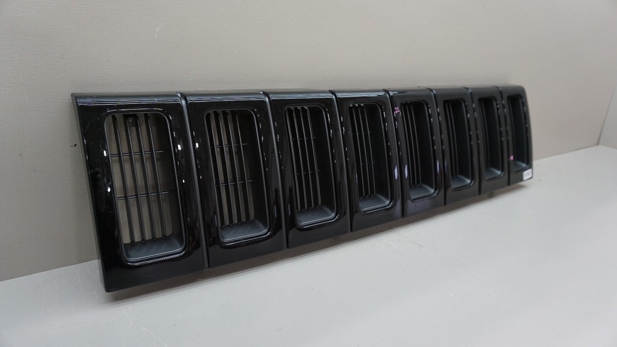 1993-1995 JEEP CHEROKEE FRONT UPPER MAIN GRILLE 5DF54TRM OEM 93 94 95