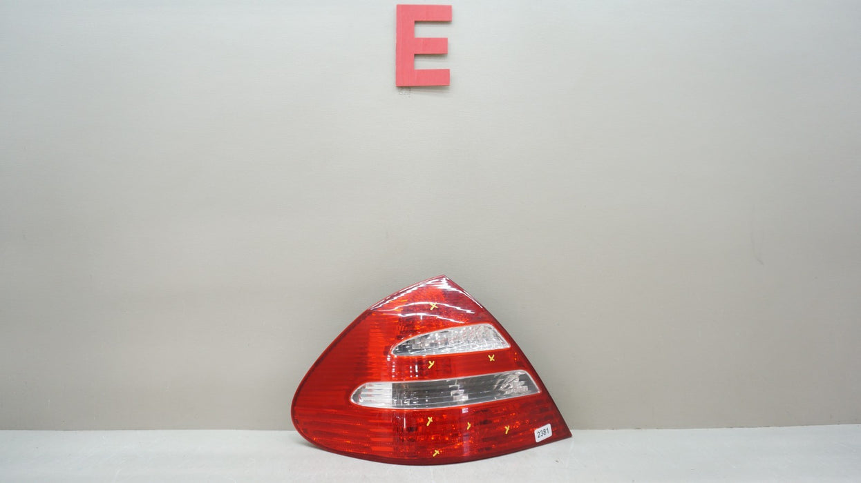 2003-2006 MERCEDES-BENZ E-CLASS REAR LEFT DRIVERS SIDE TAIL LIGHT OEM