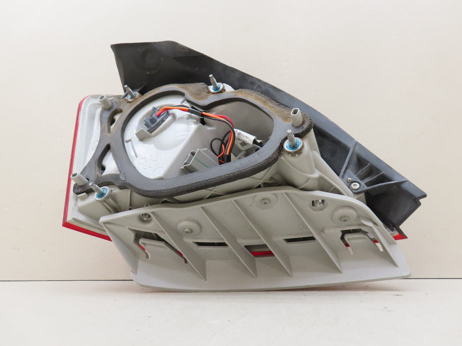 2014-2020 CHEVROLET IMPALA RIGHT PASSENGER SIDE TAIL LIGHT OUTER OEM