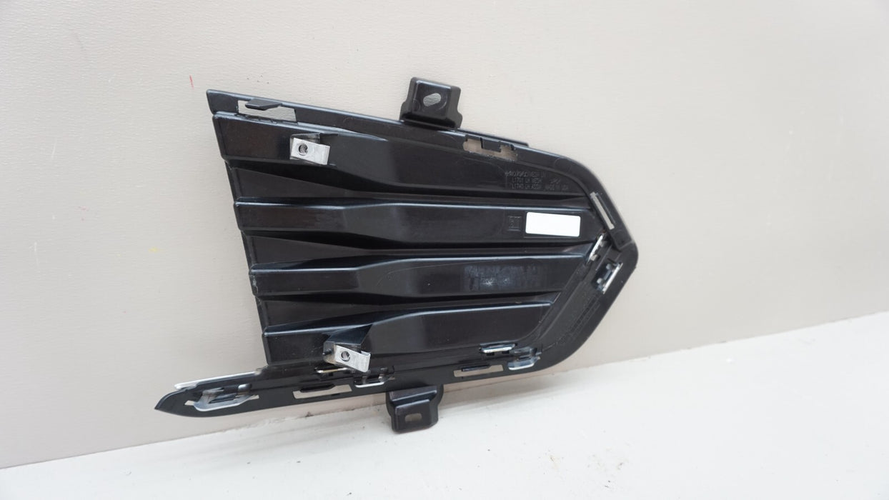 2017-2021 CADILLAC XT5 FRONT LEFT DRIVERS SIDE FOG LIGHT TRIM MOLDING OEM