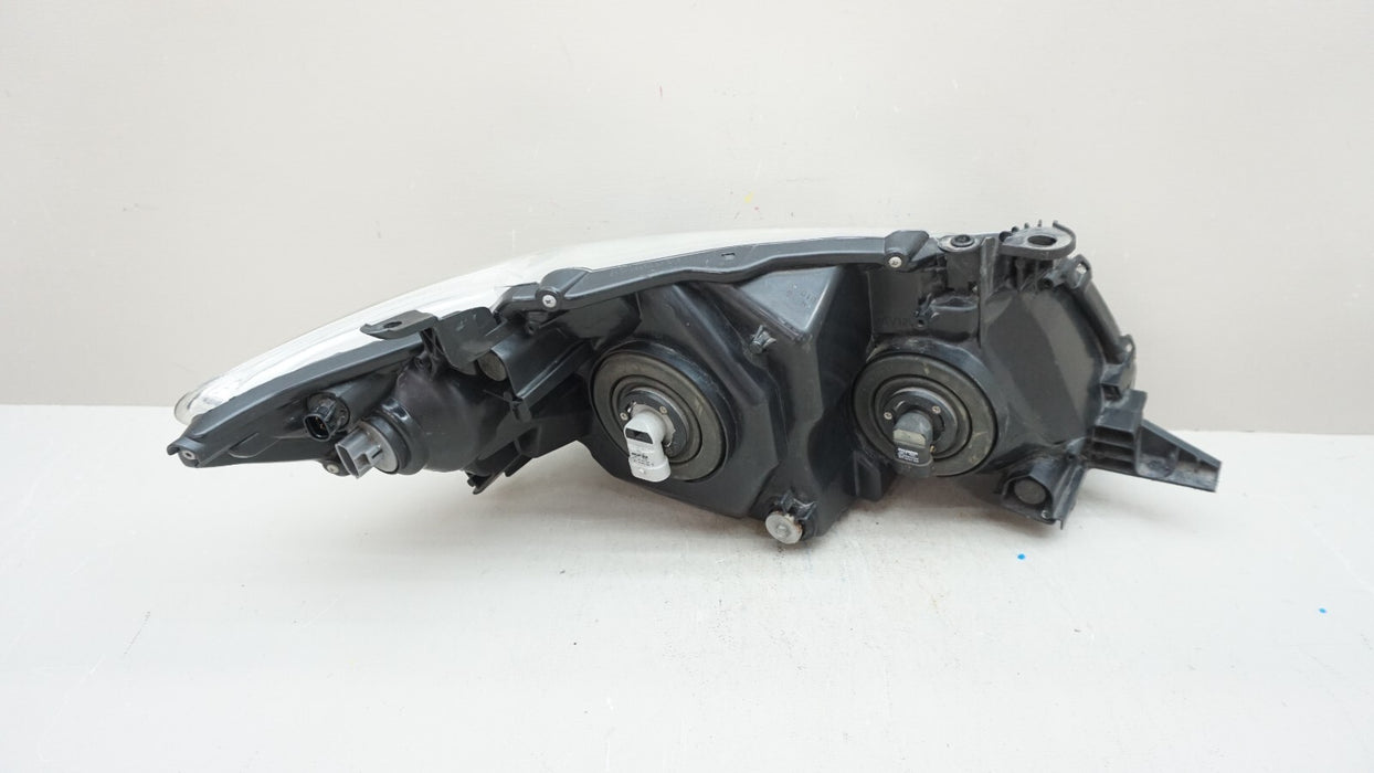 2009-2011 TOYOTA COROLLA FRONT LEFT DRIVERS SIDE HEADLIGHT HALOGEN OEM