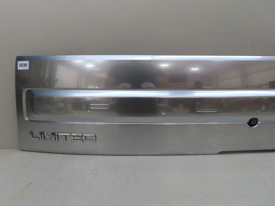 2013-2019 FORD FLEX LIMITED TAILGATE MOLDING W/ CAMERA OEM DA83-74402A30-AGW