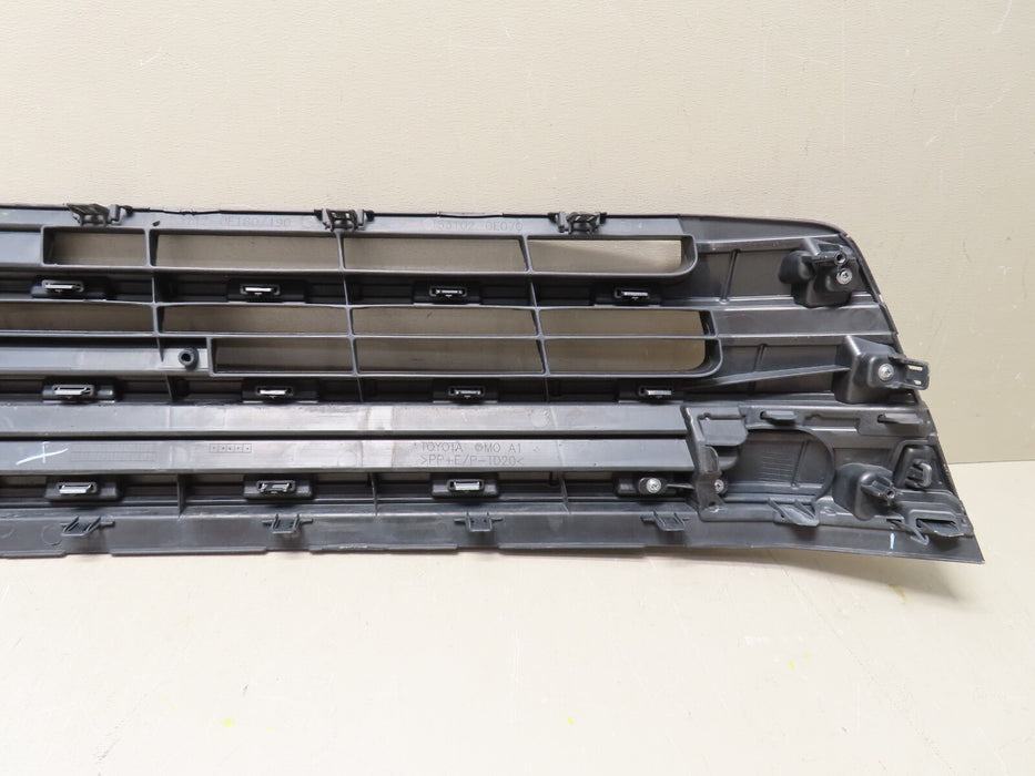 2017-2019 TOYOTA HIGHLANDER SUV FRONT LOWER BUMPER GRILLE GRILL OEM 53112-0E180