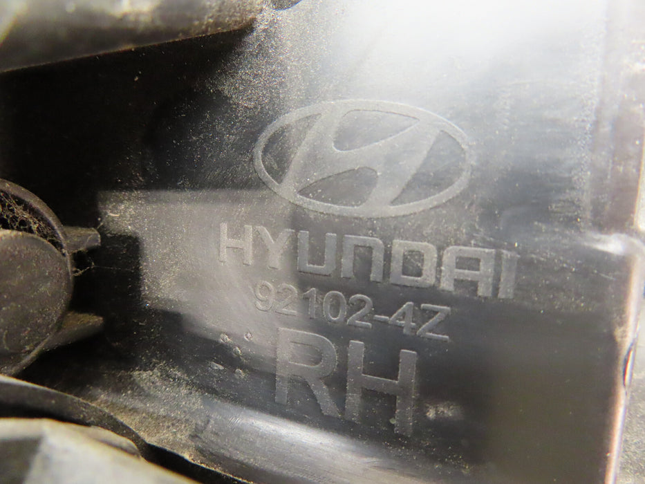 2017 2018 HYUNDAI SANTA FE SPORT FRONT RIGHT PASSENGER SIDE HEADLIGHT OEM