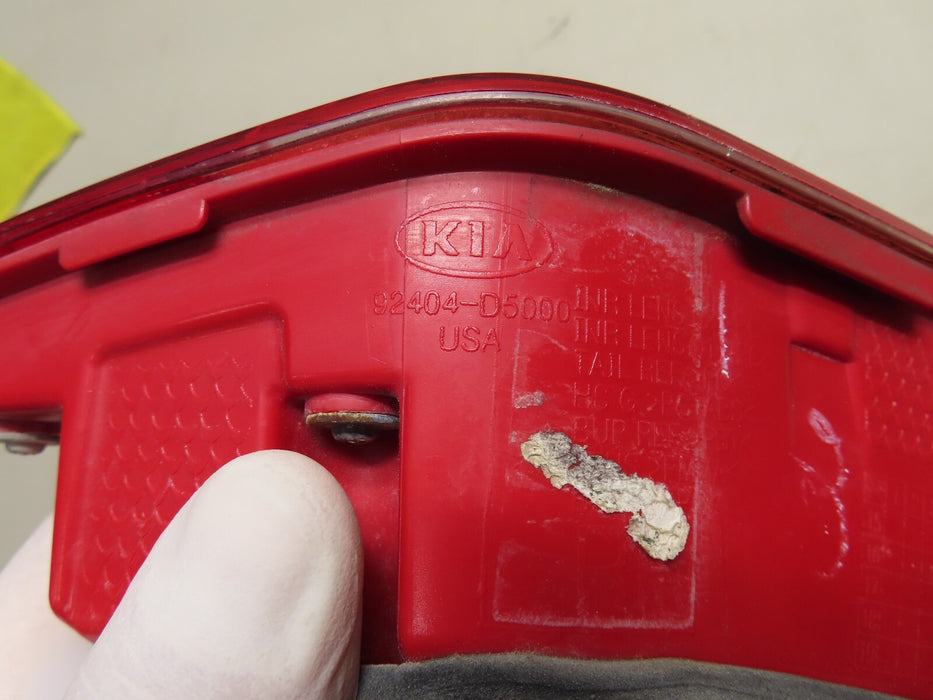 2016-2018 KIA OPTIMA REAR RIGHT PASSENGER INNER TAIL LIGHT LAMP OEM 92404-D5000