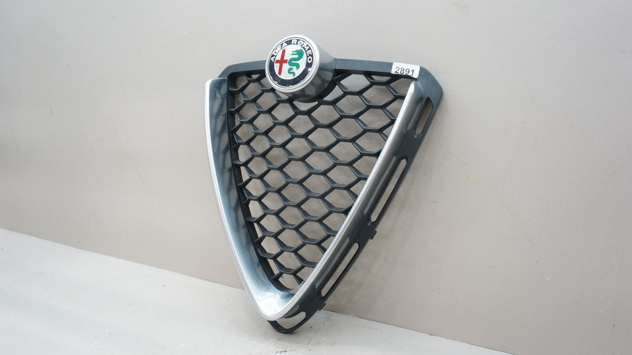 2017-2024 ALFA ROMEO STELVIO FRONT BUMPER GRILLE  W/ EMBLEM 156108638 OEM