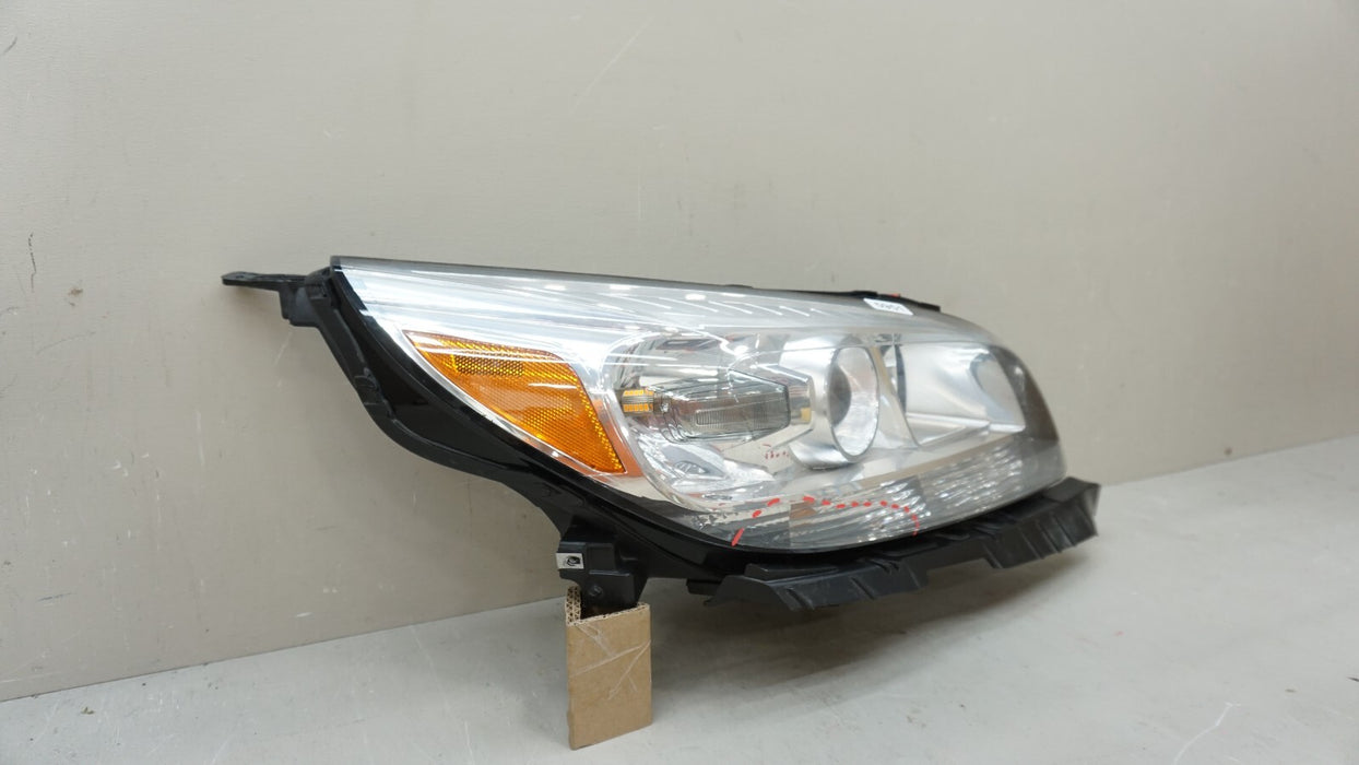 2013-2016 CHEVROLET MALIBU FRONT RIGHT PASSENGERS SIDE HALOGEN HEADLIGHT OEM