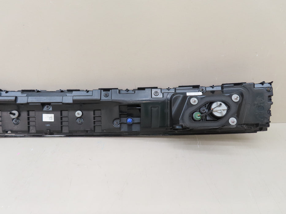 2024 HYUNDAI SONATA REAR CENTER TAIL LIGHT LAMP GARNISH OEM 92409-L1550