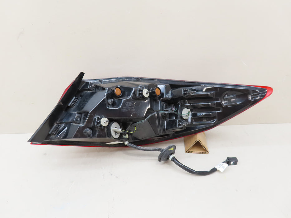 2019 2020 HYUNDAI ELANTRA LEFT DRIVER LED/HALOGEN TAIL LIGHT OUTER OEM