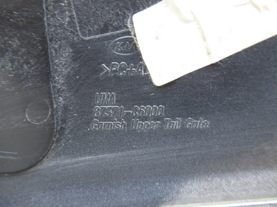 2016-2020 KIA SORENTO REAR TRUNK TAILGATE UPPER FINISH MOLDING W/ CAMERA OEM