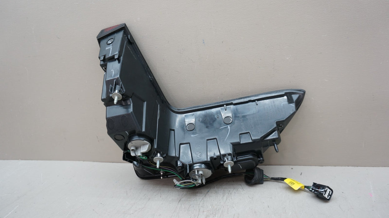 2025-2026 KIA K4 RH RIGHT OUTER LED TAIL LIGHT 92402-GG OEM