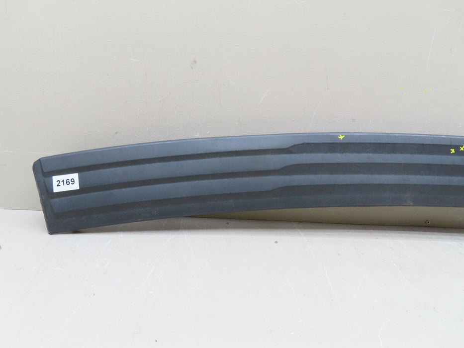 2015-2020 CHEVROLET TAHOE GMC YUKON REAR BUMPER STEP PLATE COVER OEM 29936468