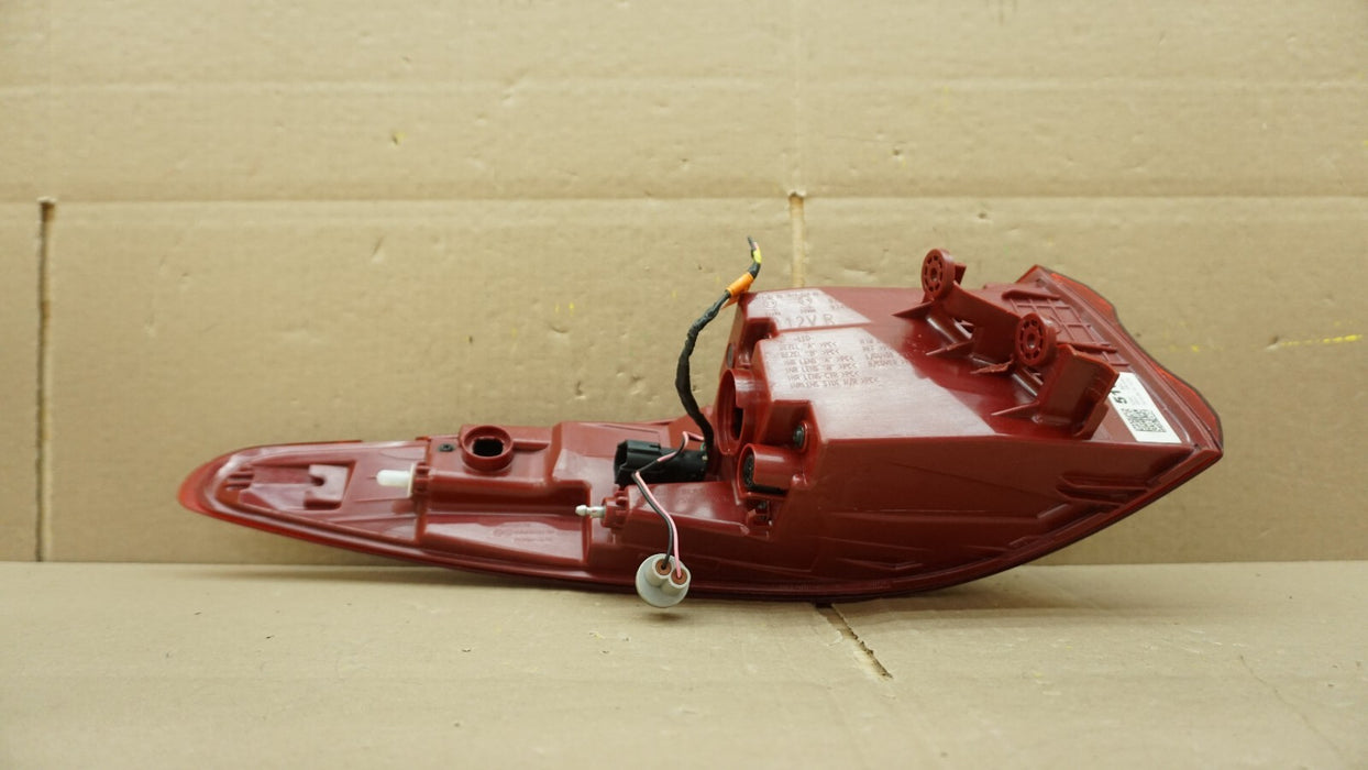 2020-2022 KIA SPORTAGE REAR RIGHT PASSENGER SIDE TAIL LIGHT LED OEM 92402-D95